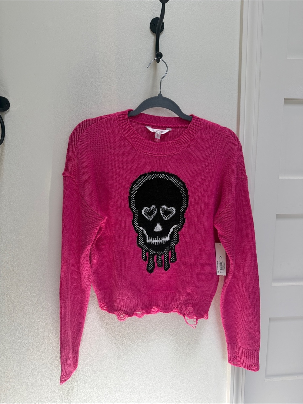 No Boundaries Size Medium Fuchsia Knit Skull Distressed Sweater